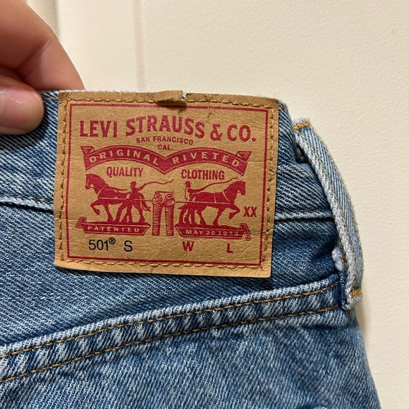 Women’s 501 Jeans! Size 28 X 28 - Picture 6 of 12